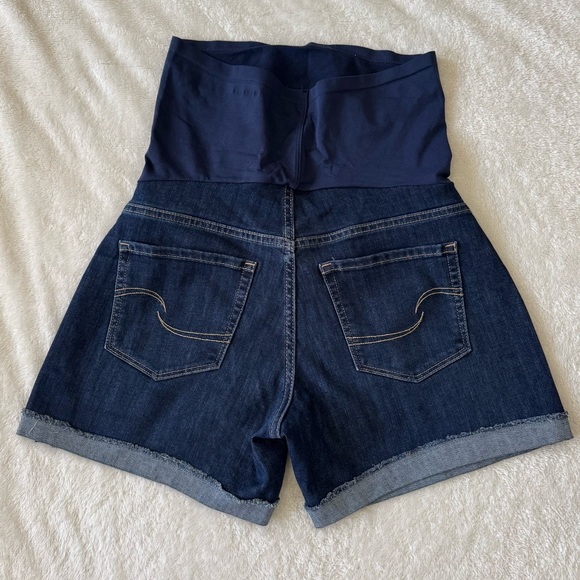 Levi Strauss Signature Gold Maternity Shorts Size Small Like New Condition - Picture 2 of 6